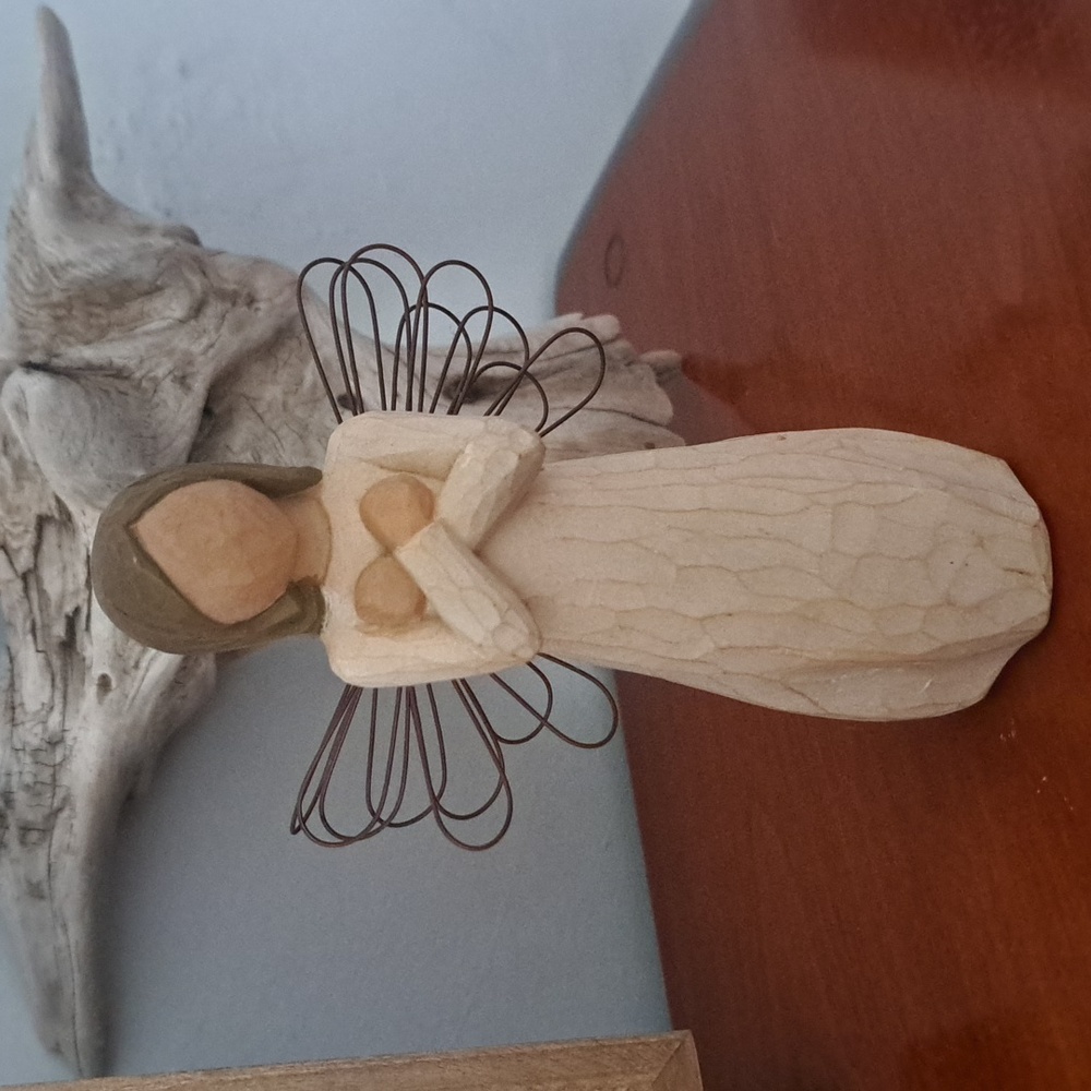 Willow Tree Angel - sign for love